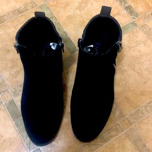 Black short boots (Versa brand)